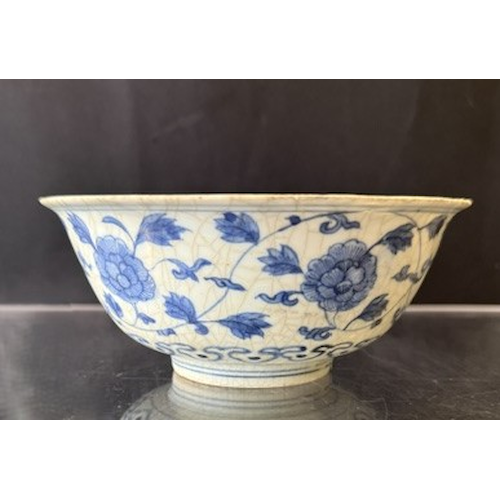 Blue-white porcelain bowl "soft paste" adorned with flowers. mark Xuande, China, 18th century.